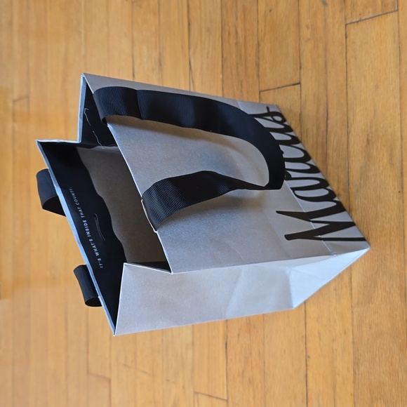 Neiman Marcus Empty Paper Grey Silver Shopping Bag Black Ribbon Handles 9"x7"x4” - Picture 5 of 8